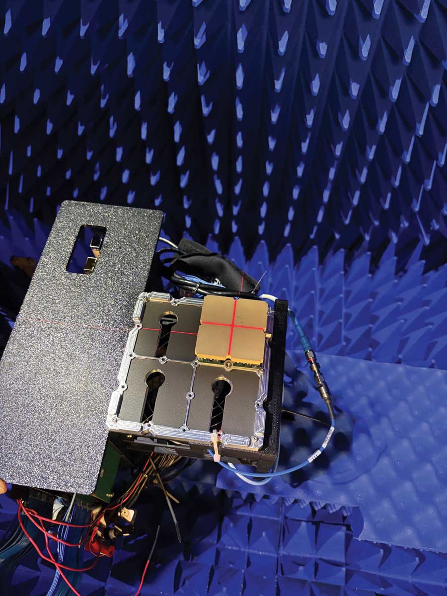 Figure 5. Phase-center alignment fixture used for
ADSY2301-A3A1 positioning.